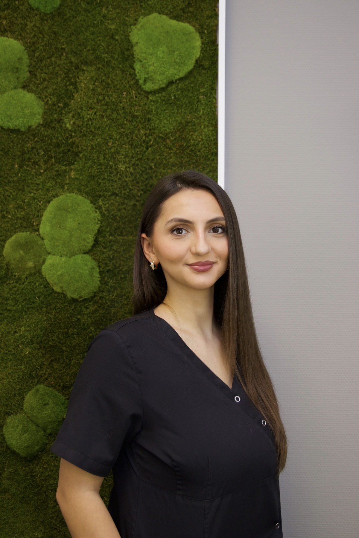 Enisa Ismaili, Zahnmedizinische Fachangestellte (ZFA) im Zahnzentrum Dr. Pantas Düsseldorf