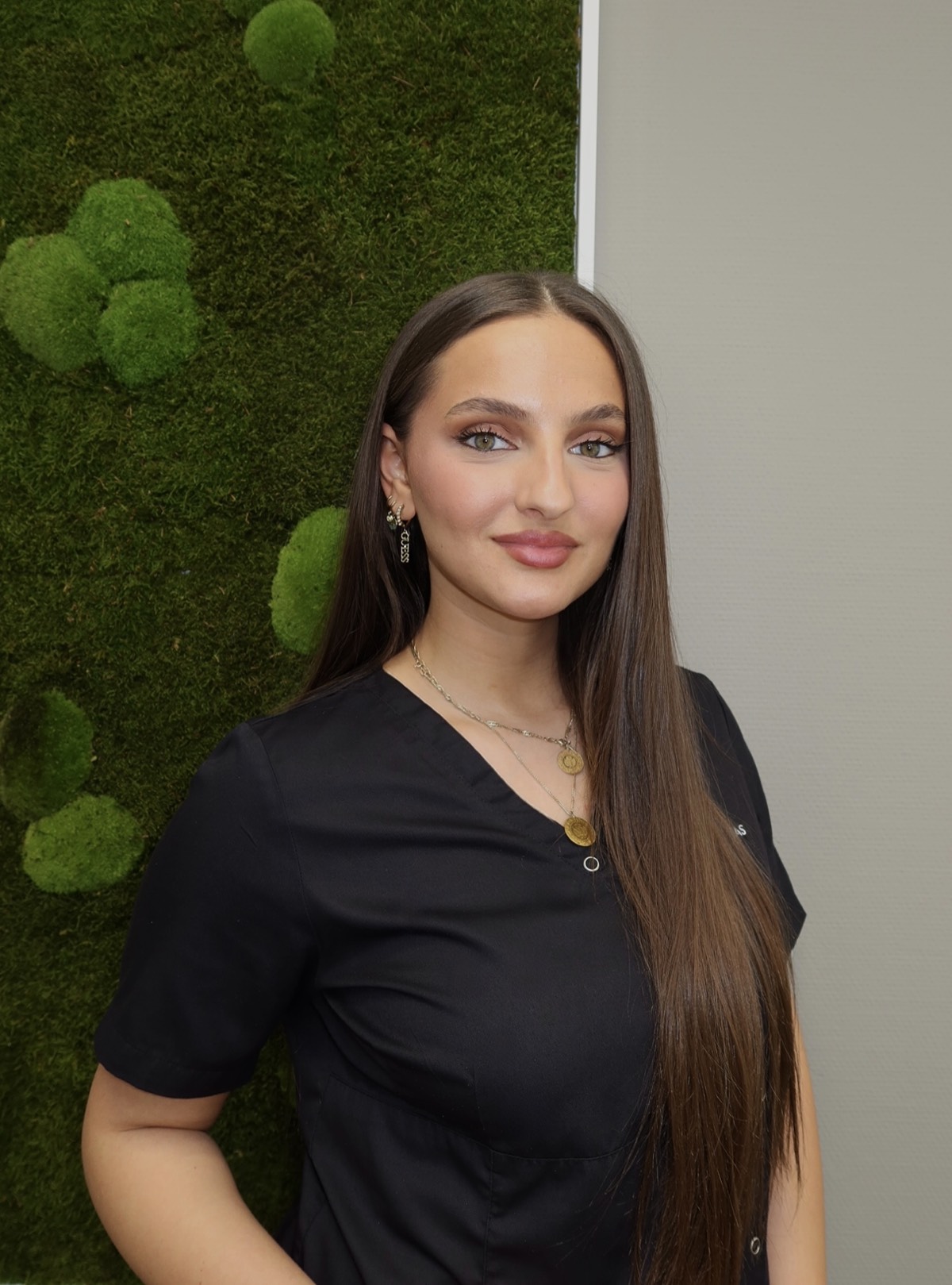 Jasmine Ismaili, Assistenz im Zahnzentrum Dr. Pantas Düsseldorf