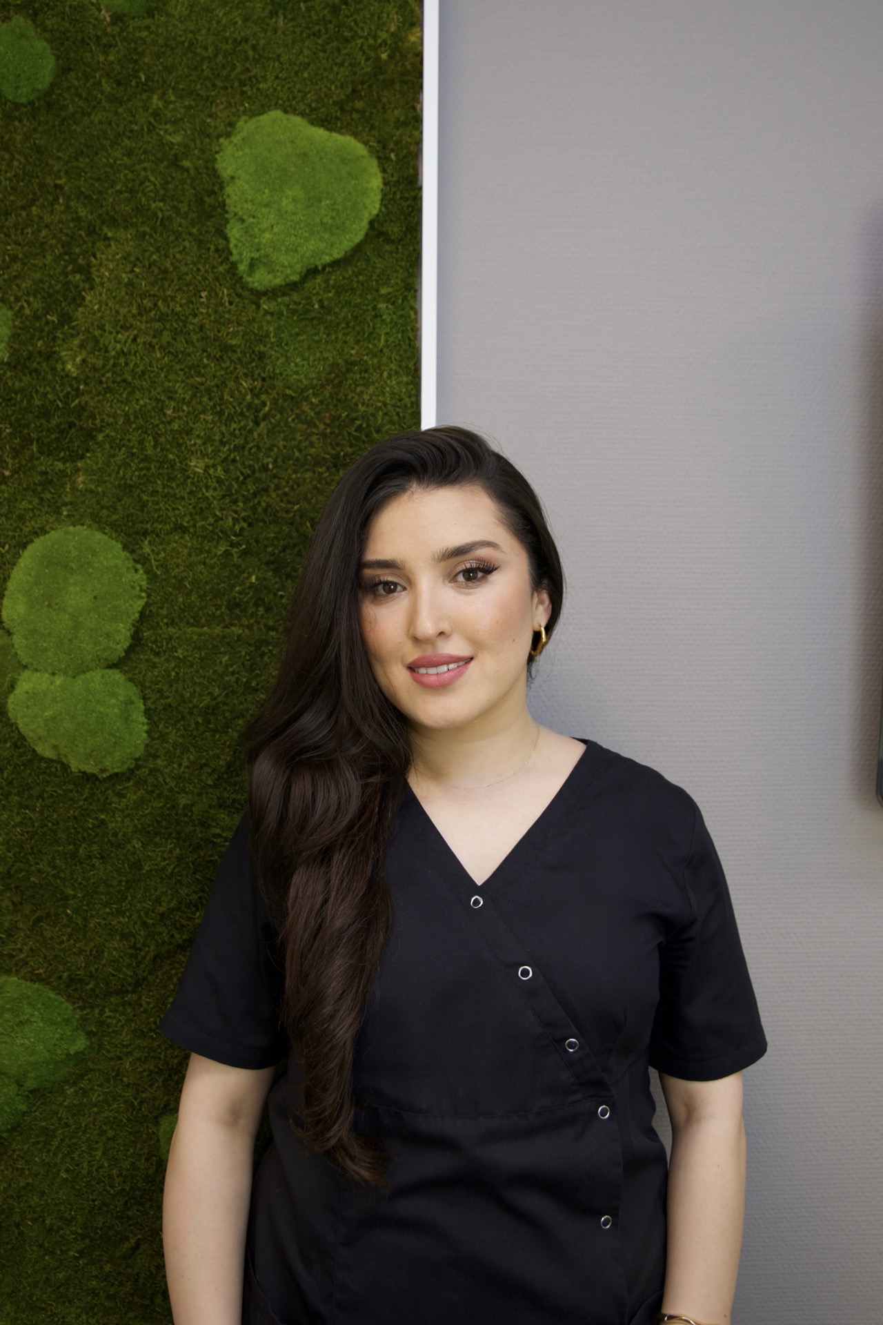 Fawzia Danesh, Zahnmedizinische Fachangestellte (ZFA) im Zahnzentrum Dr. Pantas Düsseldorf